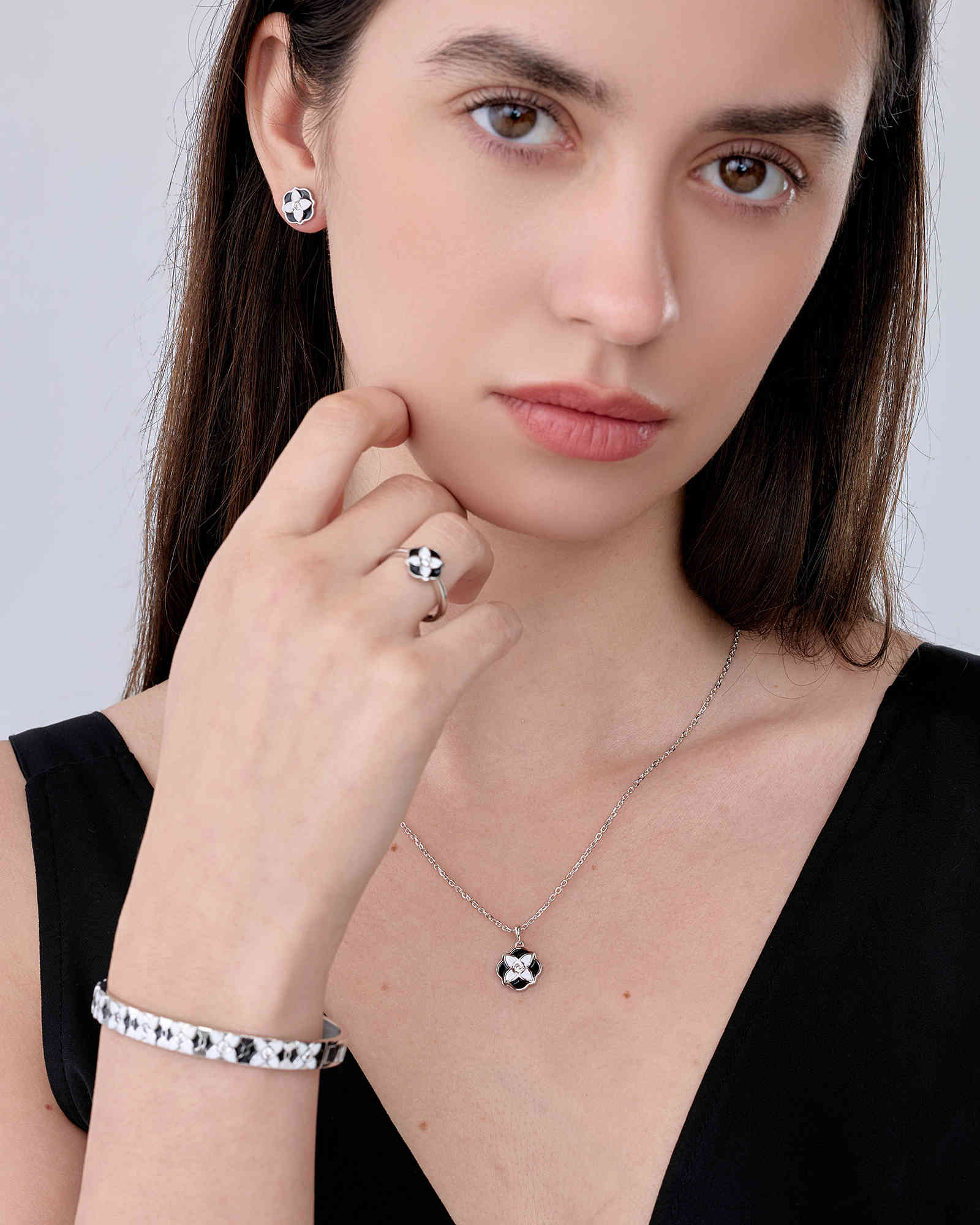 Fleur d’Émail Ohrring - 8342910