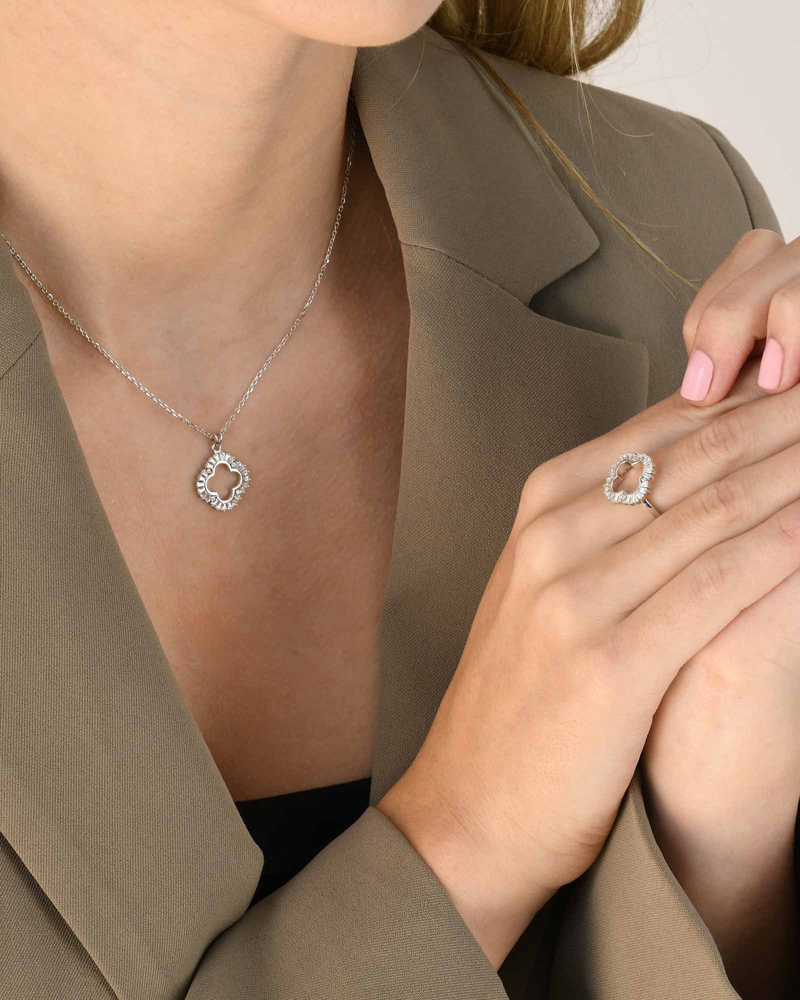 Quatrilobe Halskette - 8132000